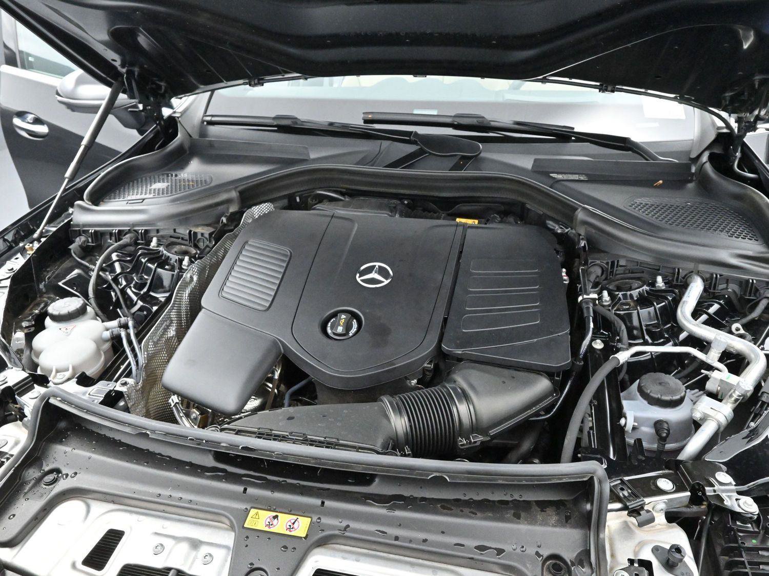 Used 2024 Mercedes-Benz GLC 300 4MATIC image 31