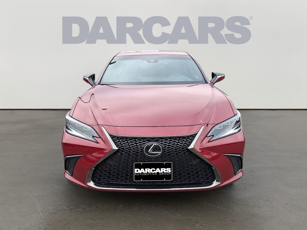 Used 2024 Lexus ES 300h F Sport image 2
