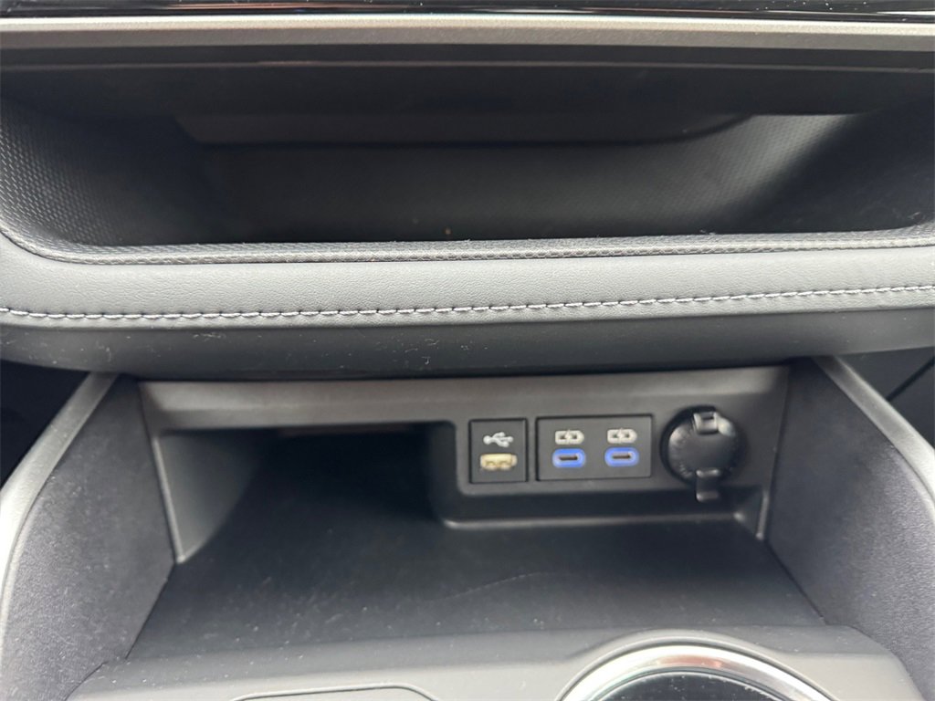 Used 2022 Toyota Highlander XLE image 24