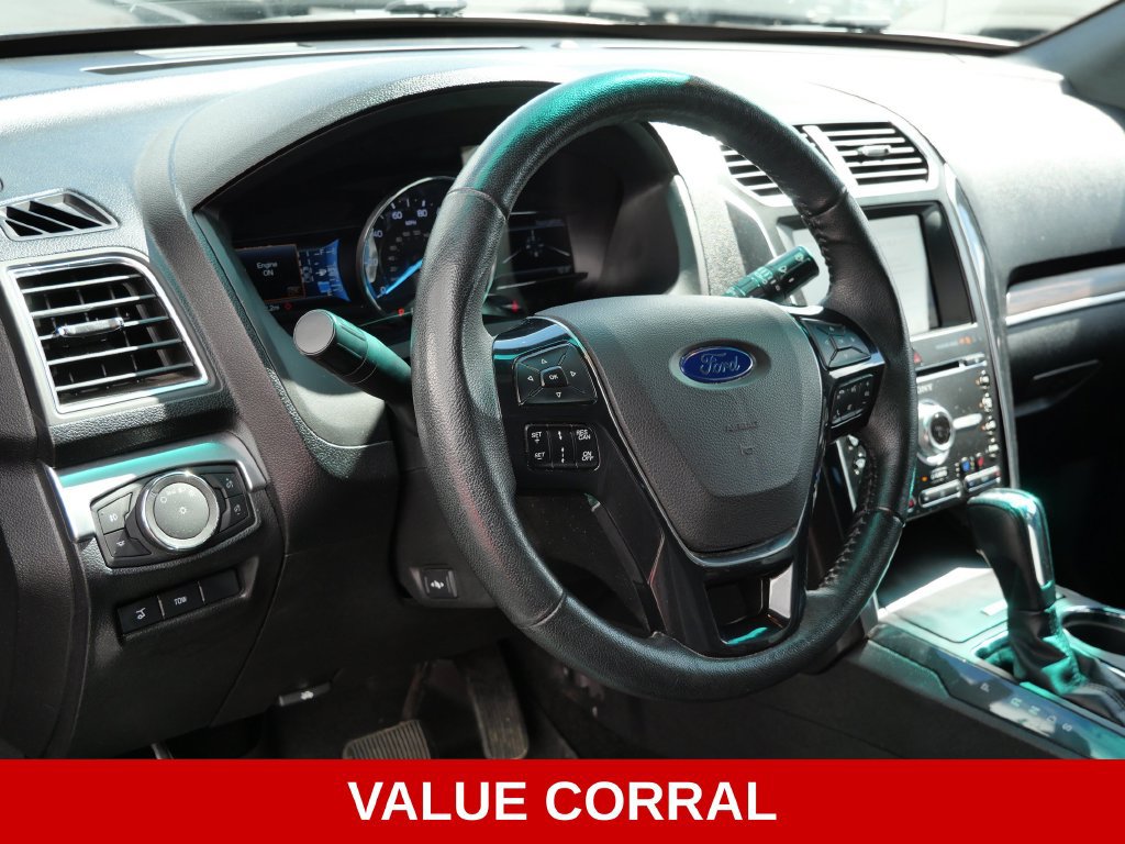 Used 2017 Ford Explorer Limited w/ Equipment Group 301A AWD/4WD image 11