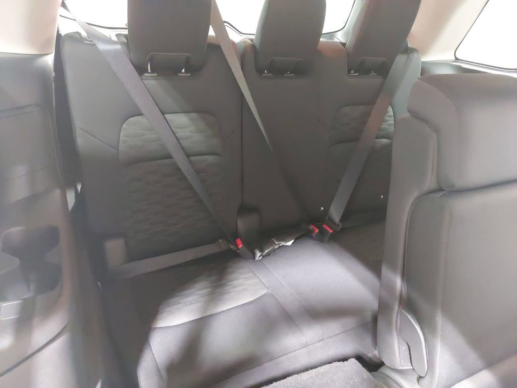 Used 2025 Nissan Pathfinder SV image 12