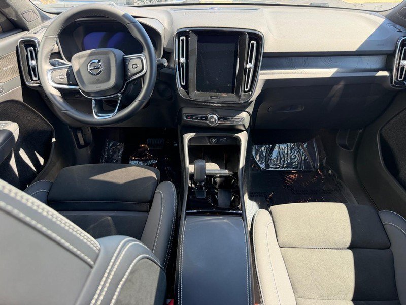 Certified 2023 Volvo XC40 Recharge Ultimate w/ Protection Package Premier AWD/4WD image 12