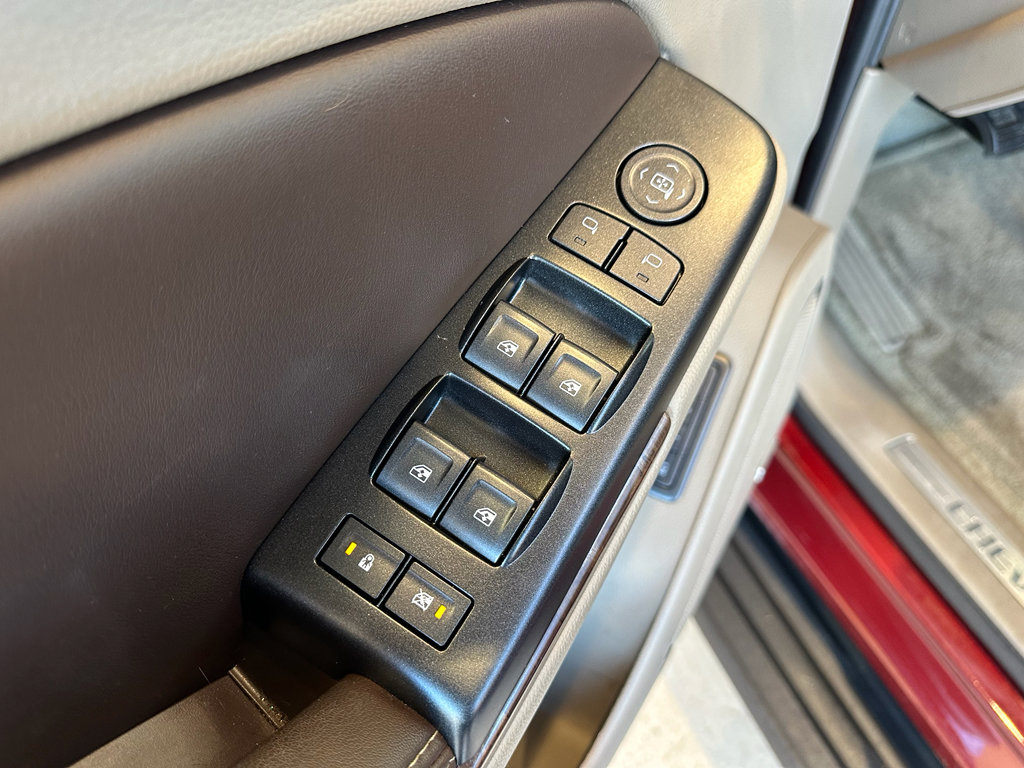 Used 2016 Chevrolet Suburban LT image 9