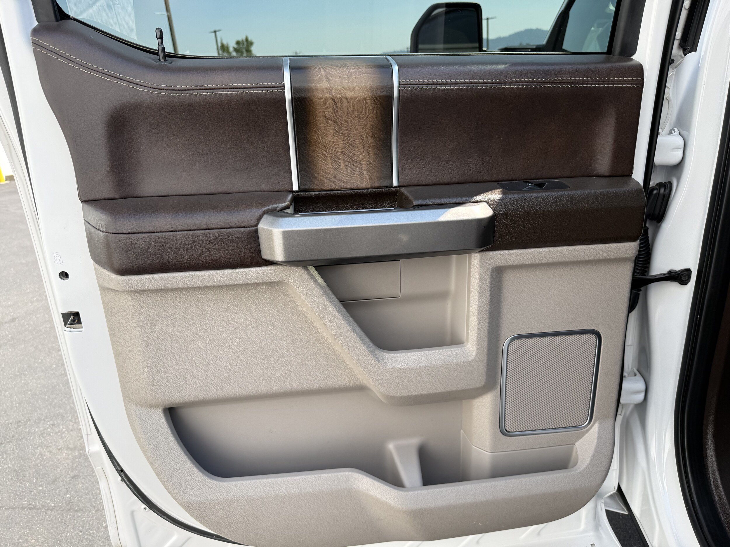Used 2019 Ford F350 Limited AWD/4WD image 14