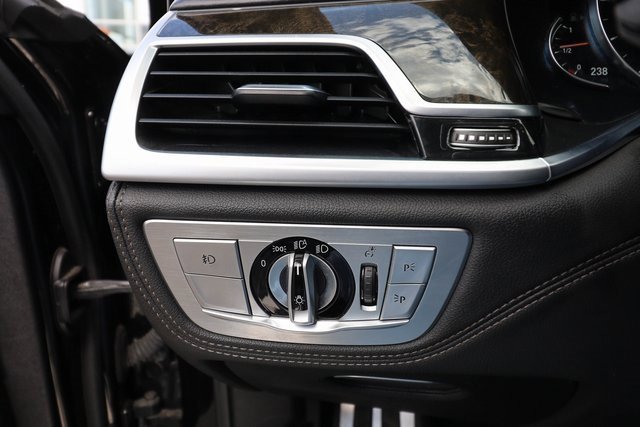 Used 2017 BMW 750i xDrive image 70