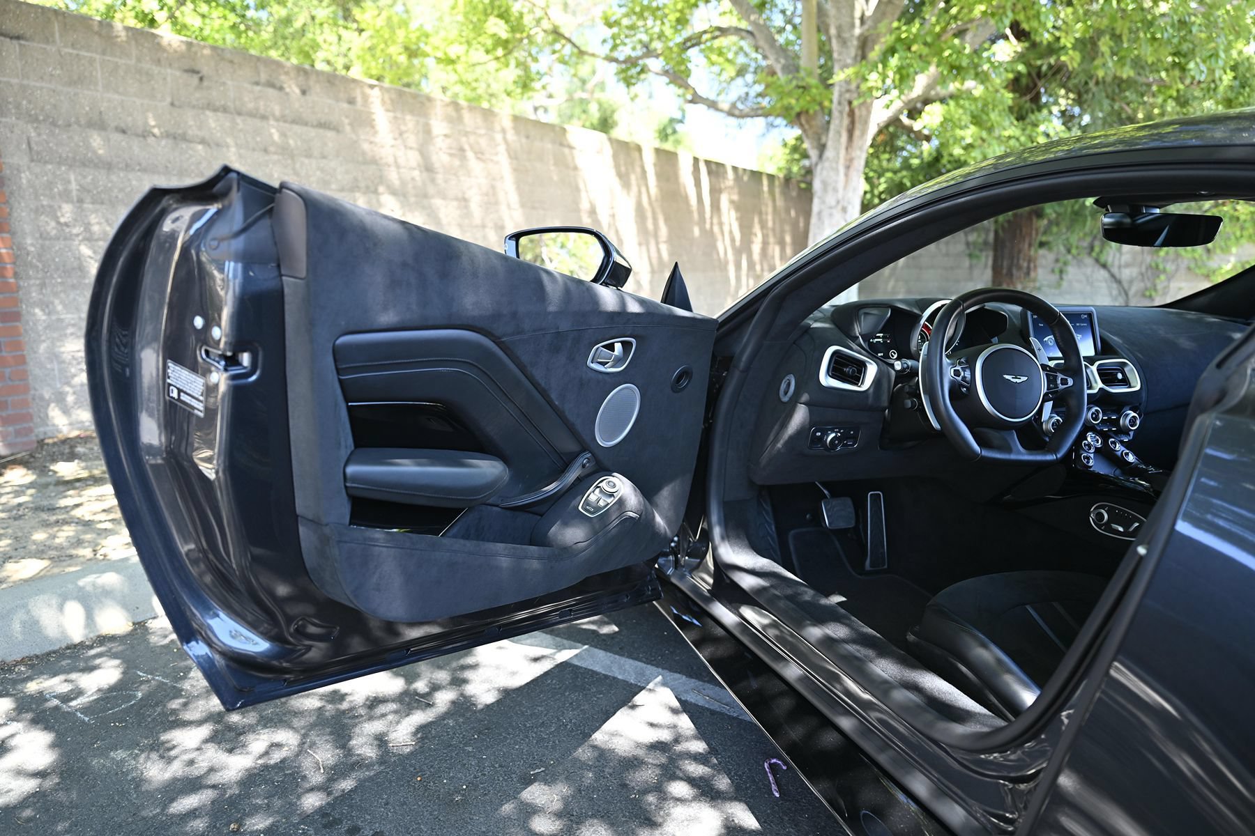 Used 2020 Aston Martin V8 Vantage Coupe RWD image 13