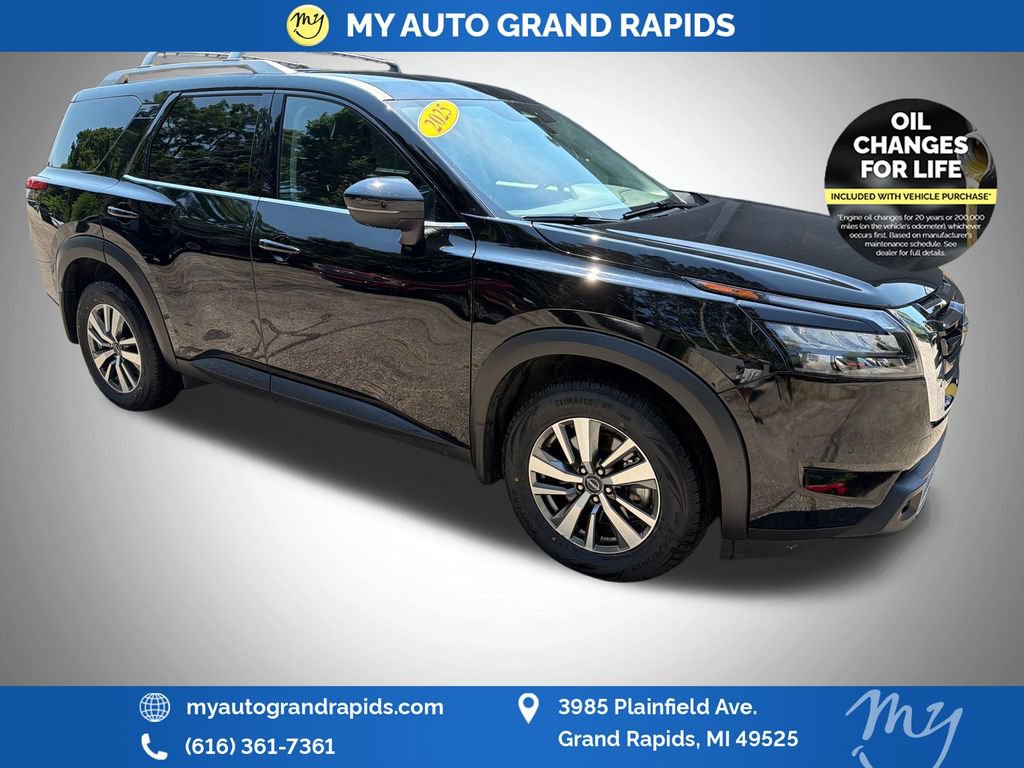 Used 2025 Nissan Pathfinder SL AWD/4WD 360° Tour
