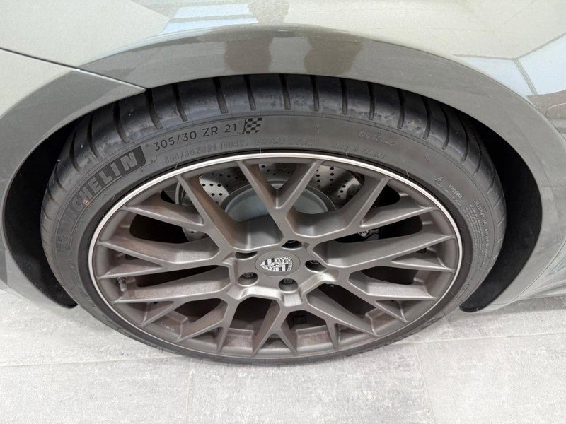 Certified 2024 Porsche 911 Carrera 4S image 8