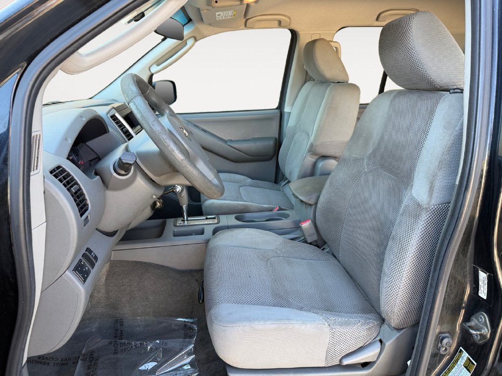 Used 2010 Nissan Frontier SE RWD image 12