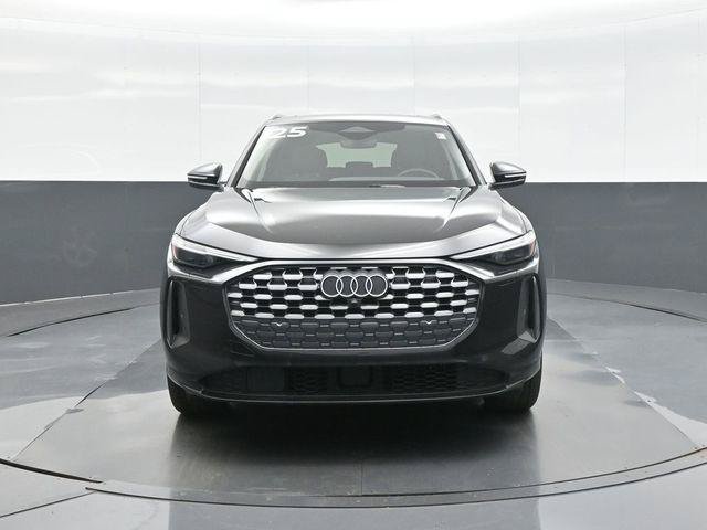Certified 2025 Audi Q5 Premium Plus w/ Premium Plus AWD/4WD image 2