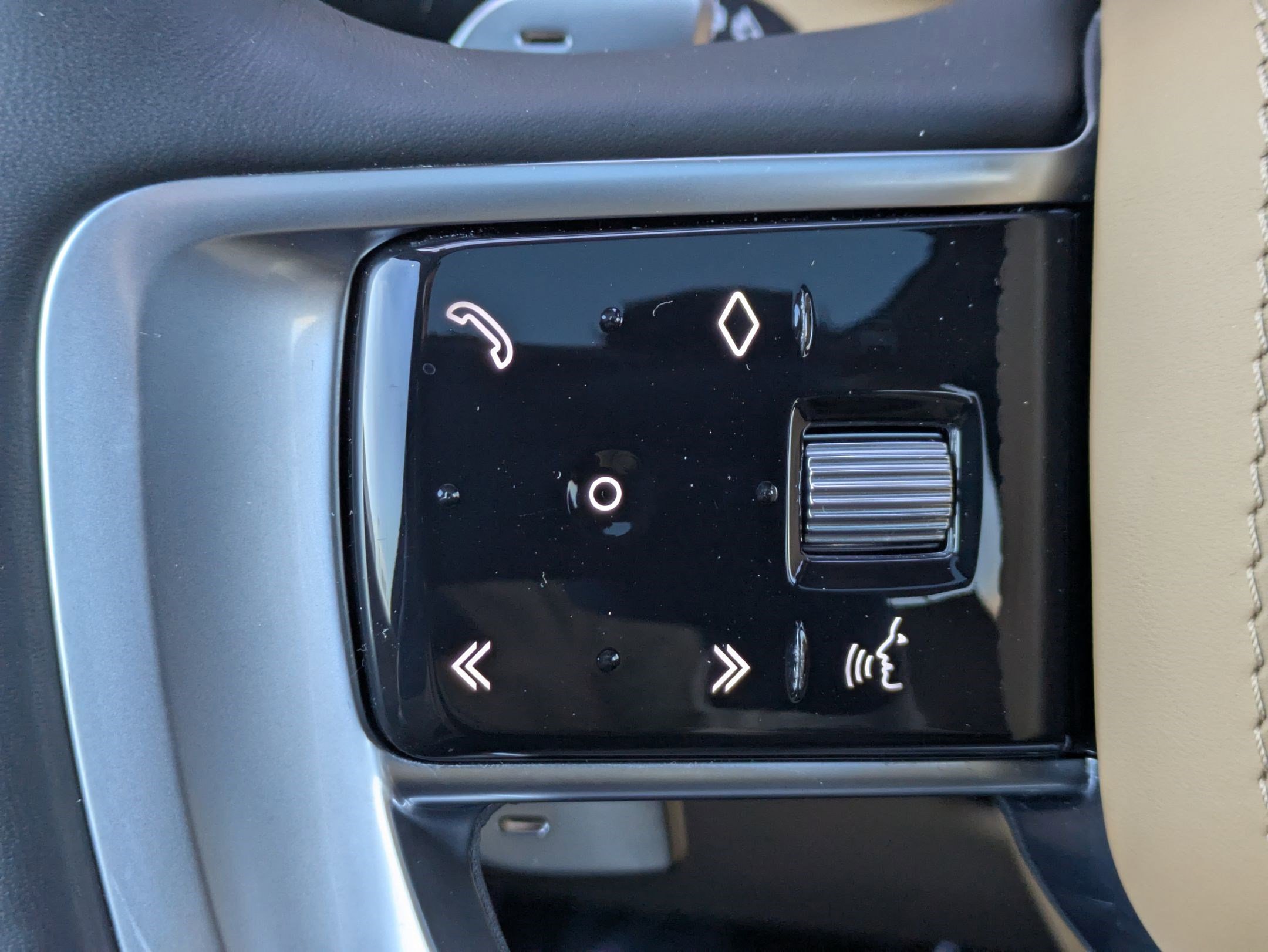 Certified 2023 Land Rover Range Rover SE image 16