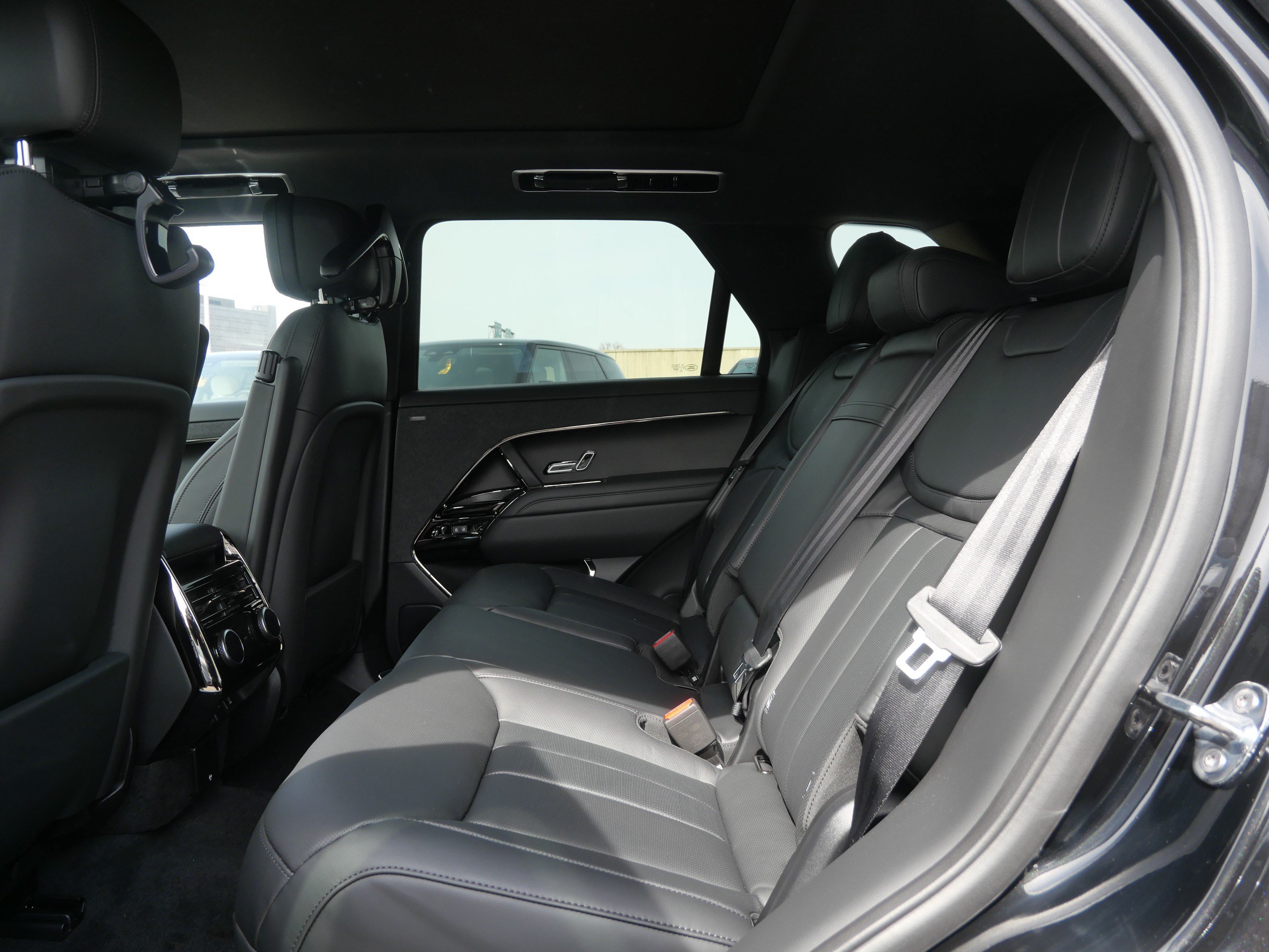 New 2026 Land Rover Range Rover Sport Dynamic SE AWD/4WD image 5