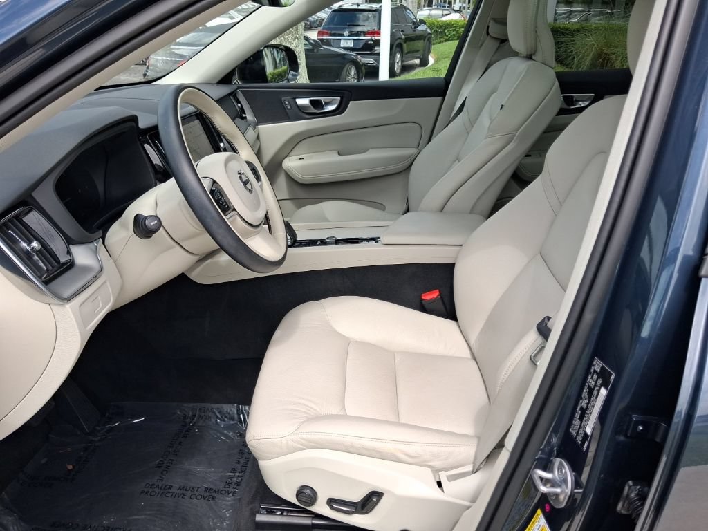 Used 2024 Volvo XC60 B5 Core w/ Protection Package Premier AWD/4WD image 14