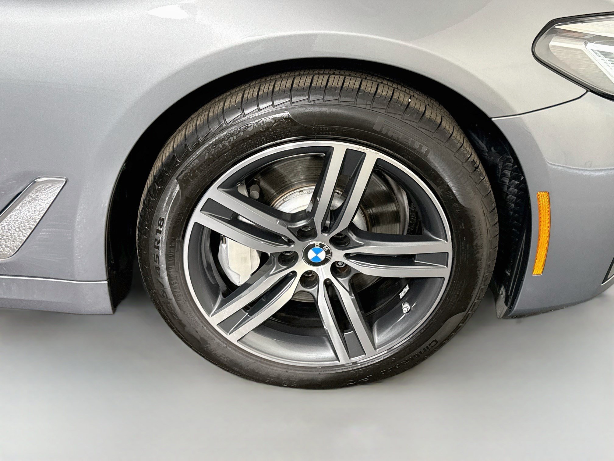 Used 2023 BMW 530i w/ Convenience Package RWD image 32