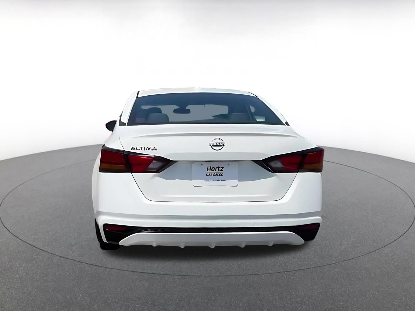 Used 2025 Nissan Altima 2.5 SV FWD image 12