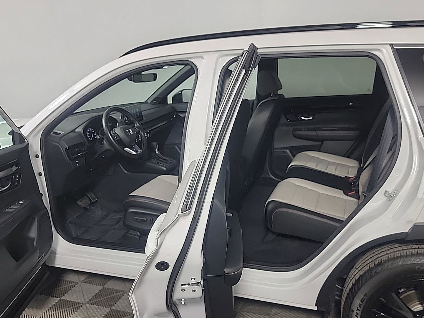 Certified 2025 Honda CR-V Sport Touring image 16