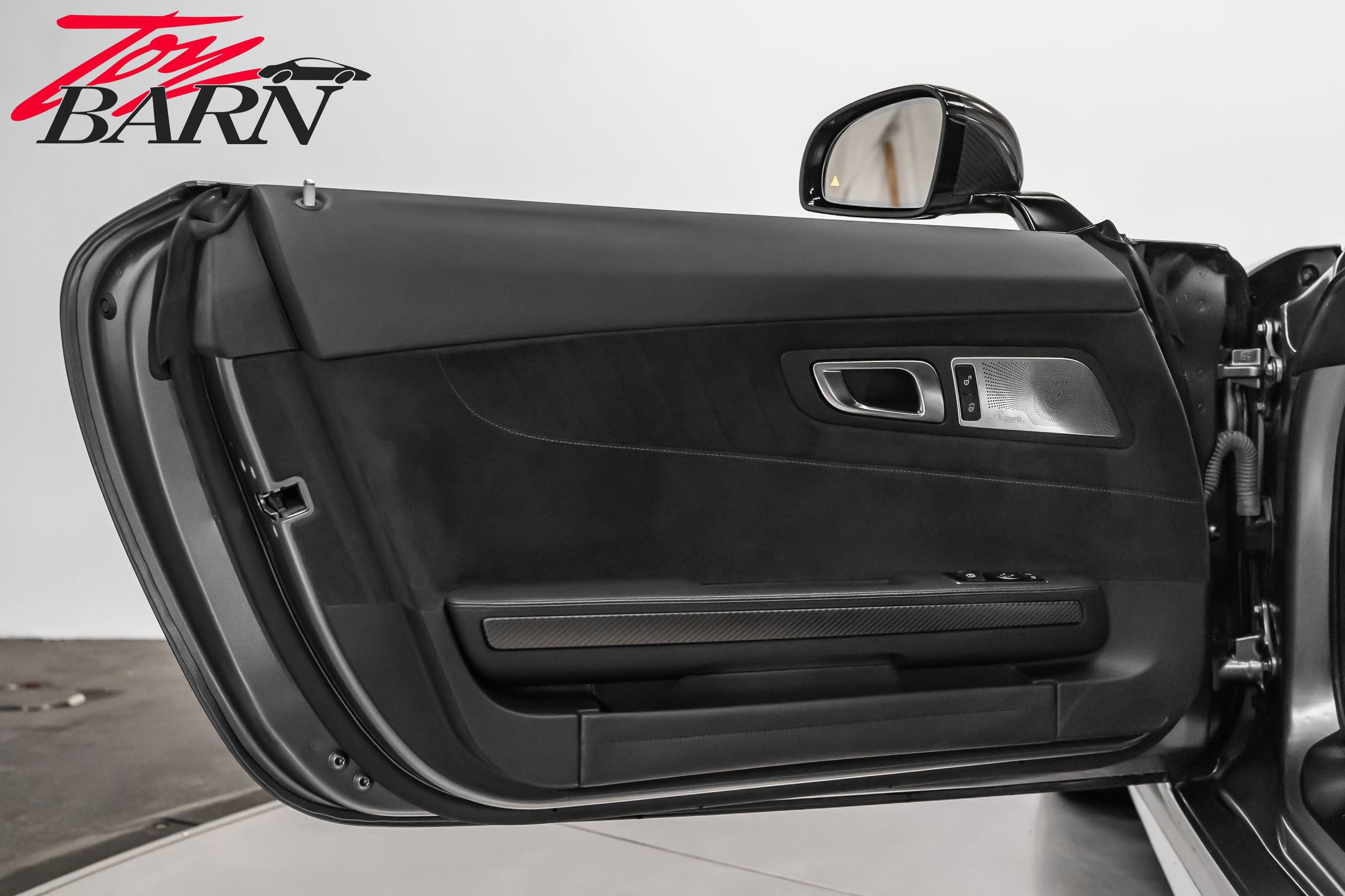 Used 2018 Mercedes-Benz AMG GT R image 21