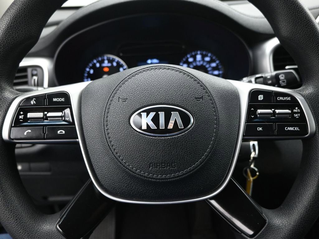 Used 2020 Kia Sorento LX image 11