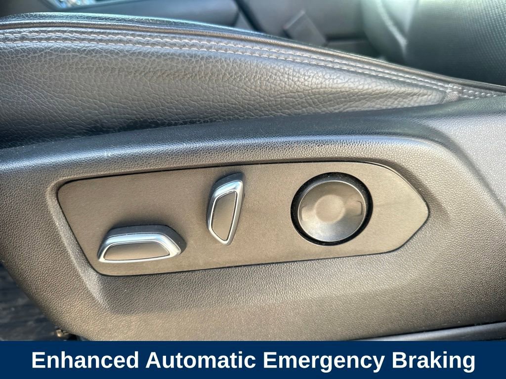 Used 2022 GMC Yukon Denali w/ Denali Premium Package image 32