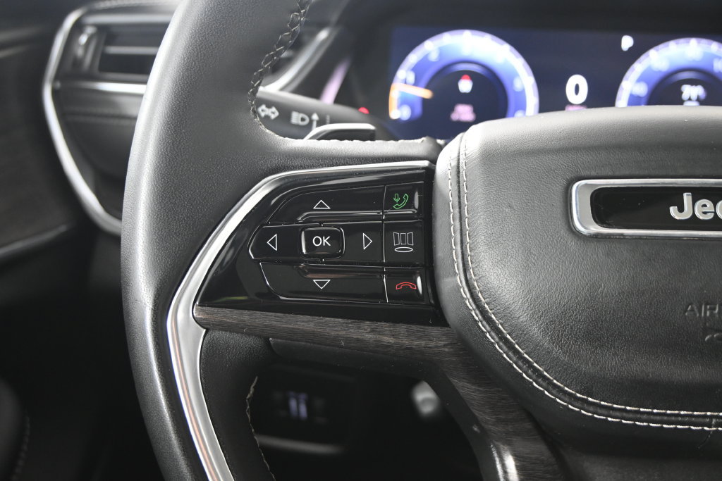 Used 2023 Jeep Grand Cherokee L Overland AWD/4WD image 37