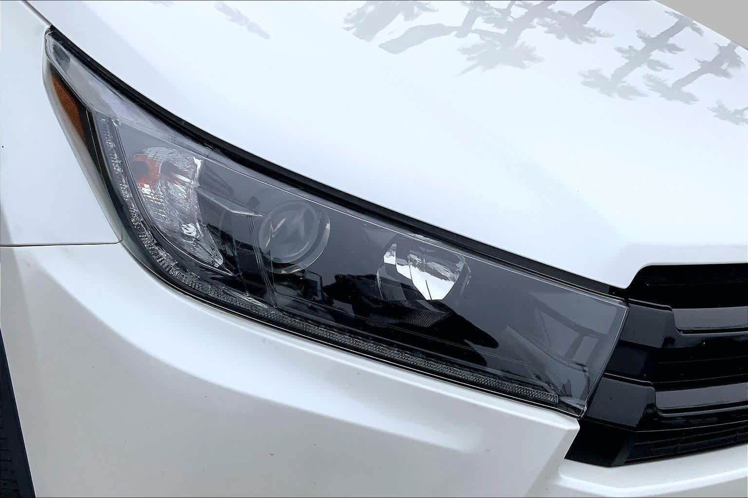 Used 2019 Toyota Highlander SE FWD image 27