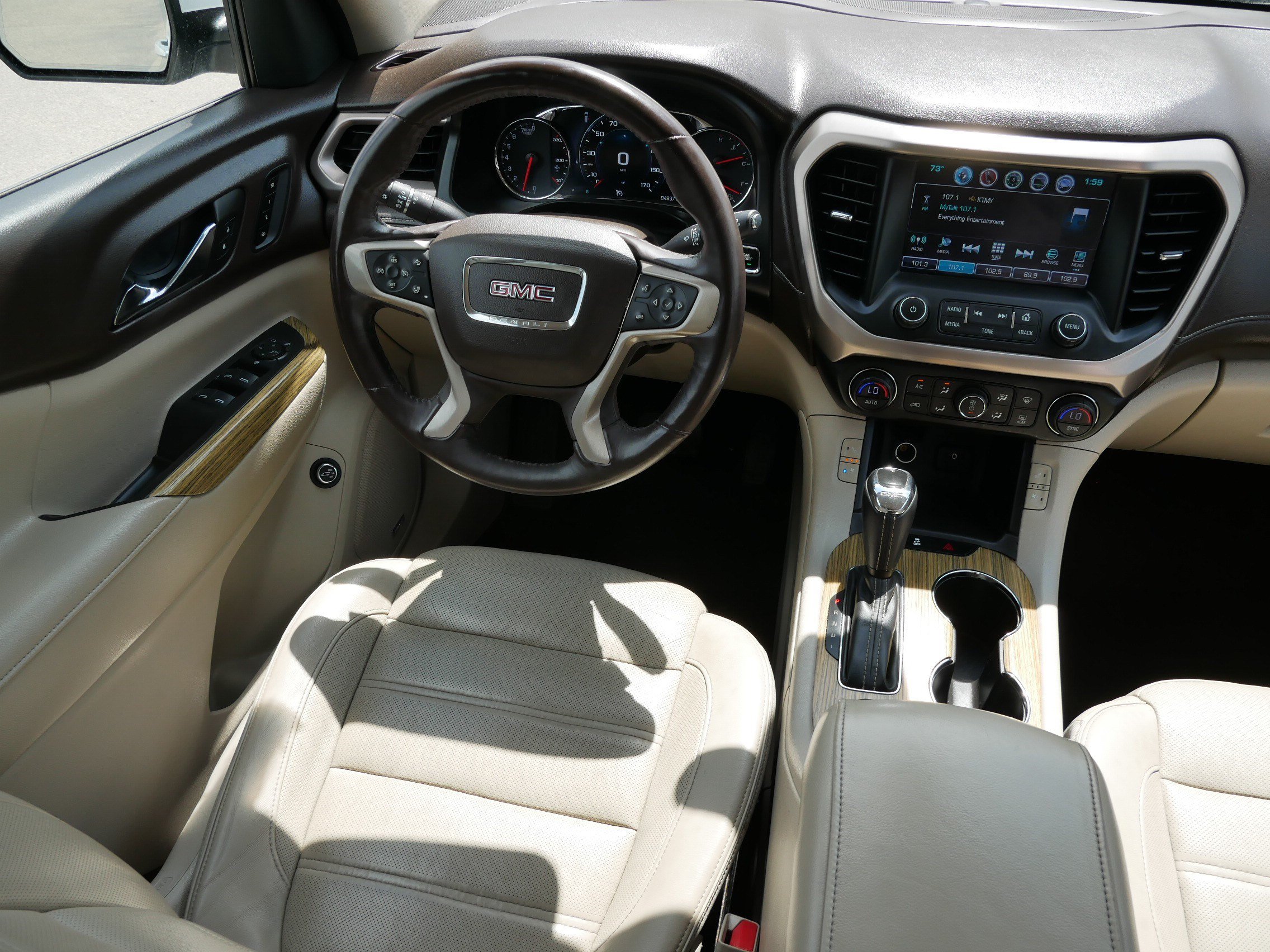 Used 2018 GMC Acadia Denali AWD/4WD image 9