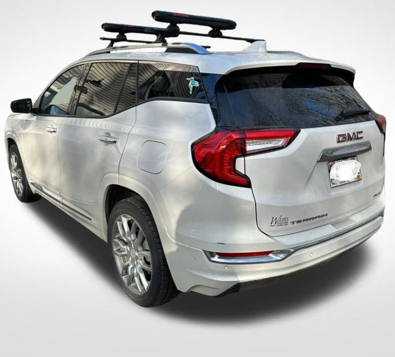 Certified 2023 GMC Terrain Denali w/ Denali Premium Package AWD/4WD image 4