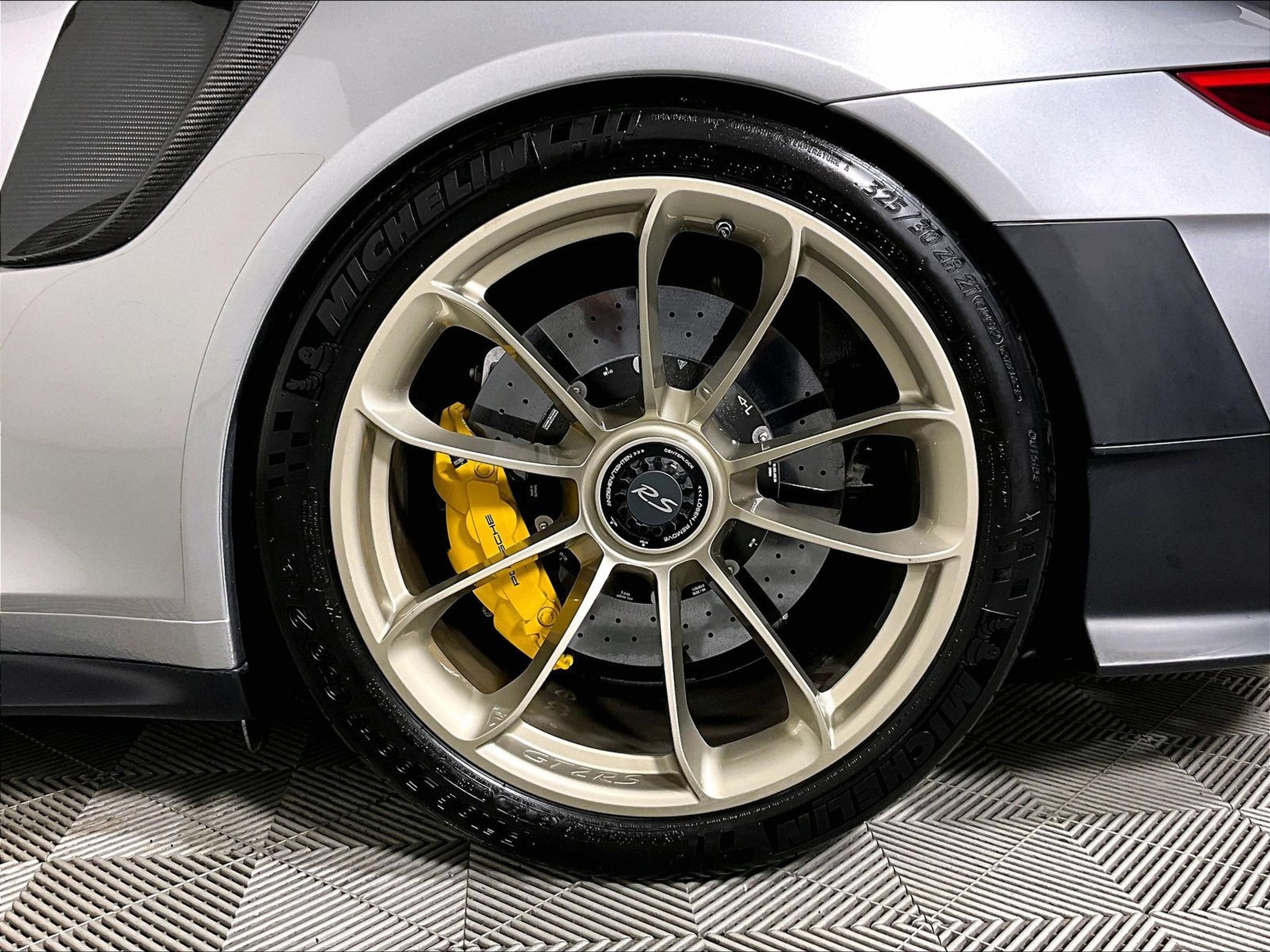 Certified 2018 Porsche 911 GT2 RS RWD image 26