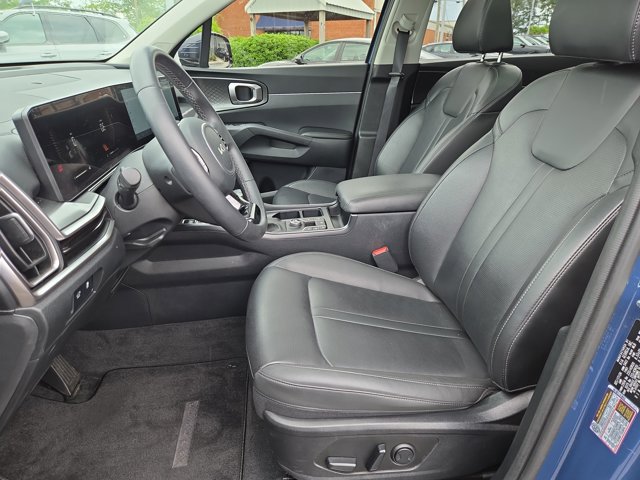 Used 2025 Kia Sorento EX w/ Panoramic Sunroof Package FWD image 22