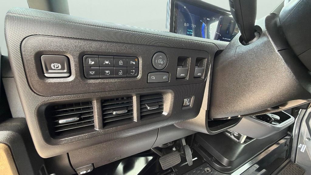 Used 2024 Chevrolet Brightdrop 600 w/ Commercial Equipment Package AWD/4WD image 19