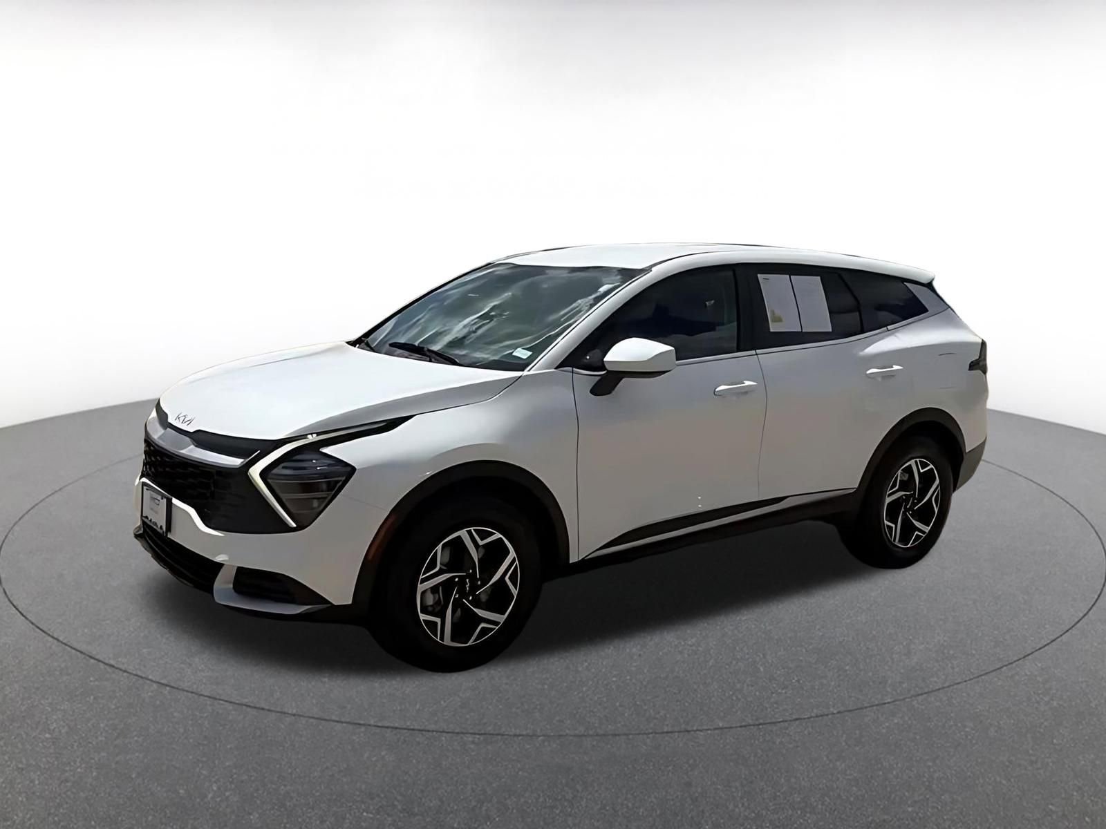 Used 2025 Kia Sportage LX image 11