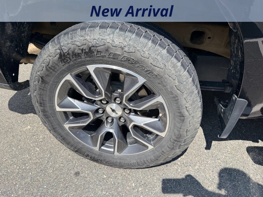 Used 2025 Chevrolet Silverado 1500 RST w/ Z71 Off-Road Package AWD/4WD image 3