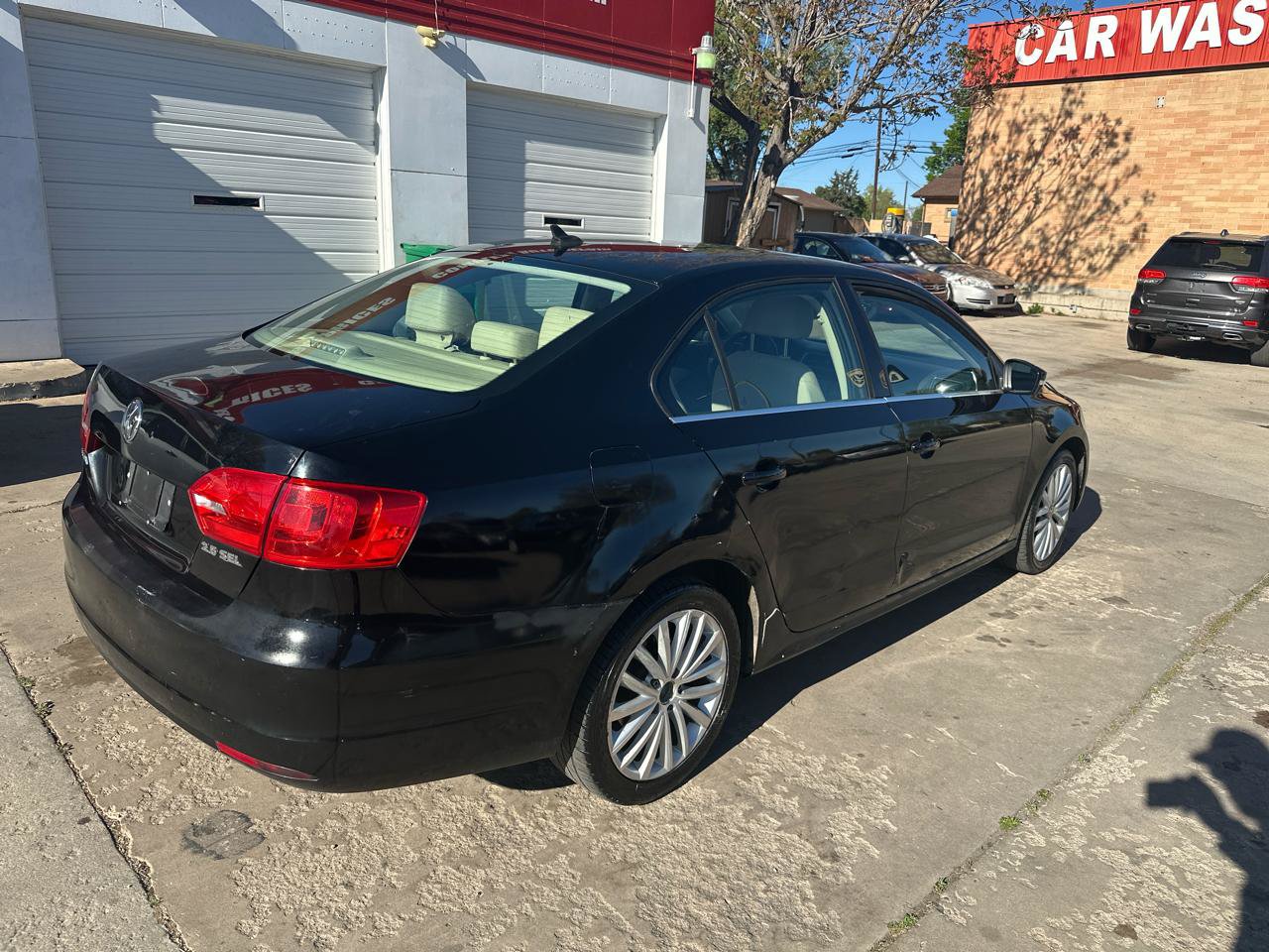 Used 2011 Volkswagen Jetta SEL FWD image 5