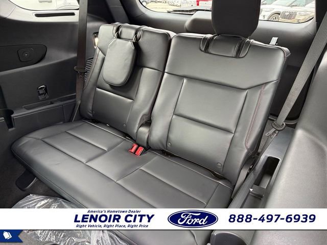 Used 2026 Ford Explorer ST-Line w/ ST-Line Street Pack image 12