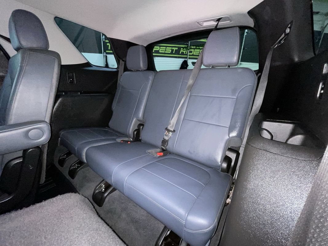 Used 2019 Chevrolet Traverse LT w/ LPO, 'HIT The Road' Package FWD image 27
