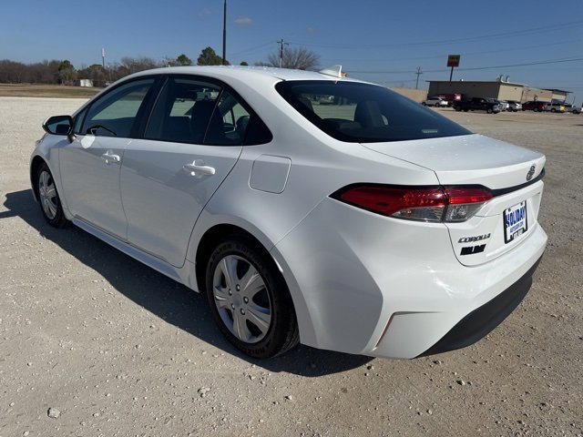 Used 2024 Toyota Corolla LE image 4