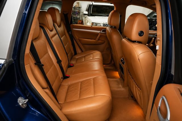 Used 2005 Porsche Cayenne Turbo AWD/4WD image 29