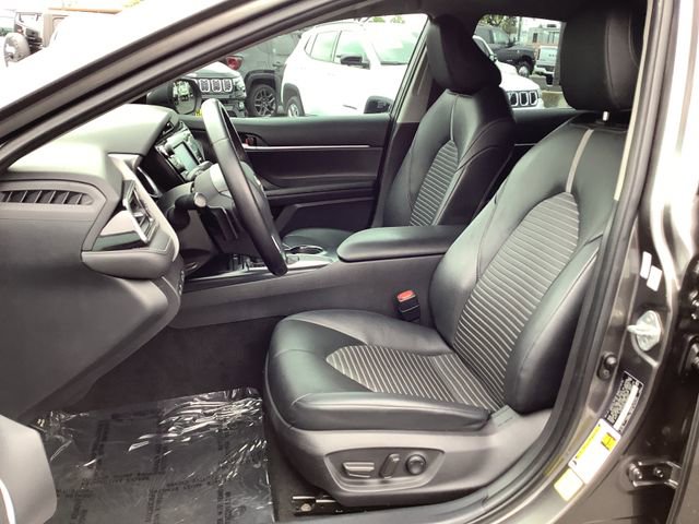 Used 2020 Toyota Camry SE FWD image 8