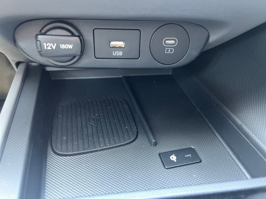 Used 2025 Hyundai Elantra Sport image 19