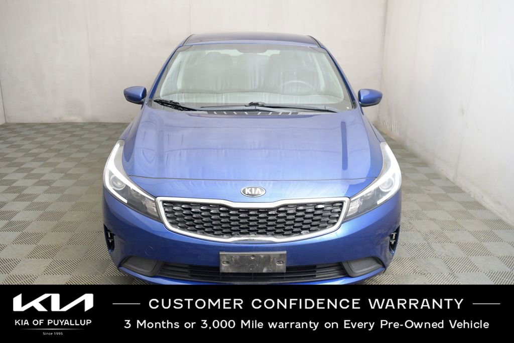 Used 2017 Kia Forte LX image 2