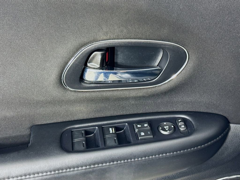 Used 2018 Honda HR-V EX image 21