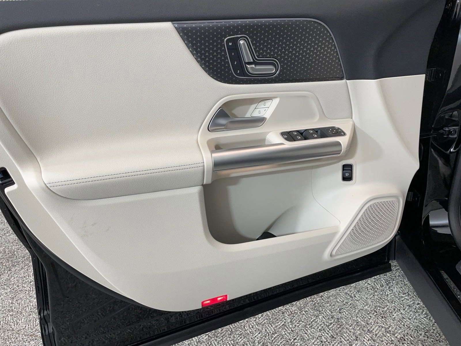 Certified 2025 Mercedes-Benz GLA 250 image 19