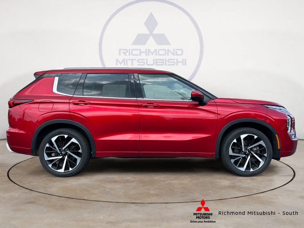 Used 2023 Mitsubishi Outlander SE AWD/4WD image 2