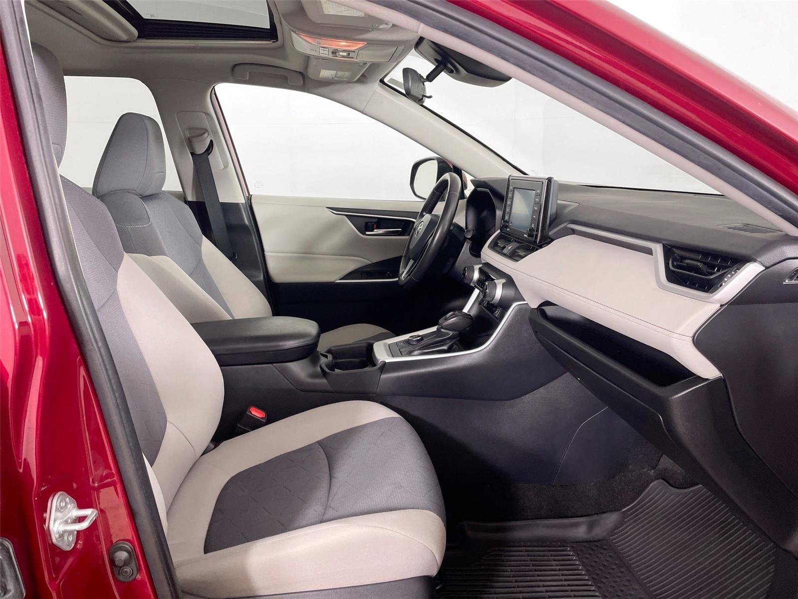 Used 2020 Toyota RAV4 XLE w/ Convenience Package AWD/4WD image 27