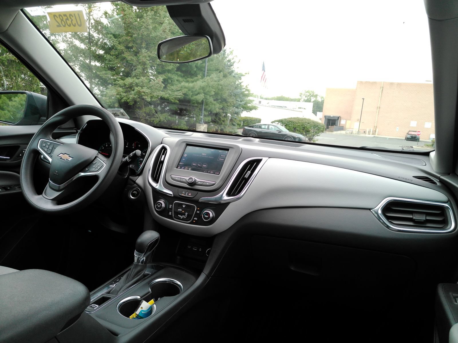 Used 2023 Chevrolet Equinox LS FWD image 15
