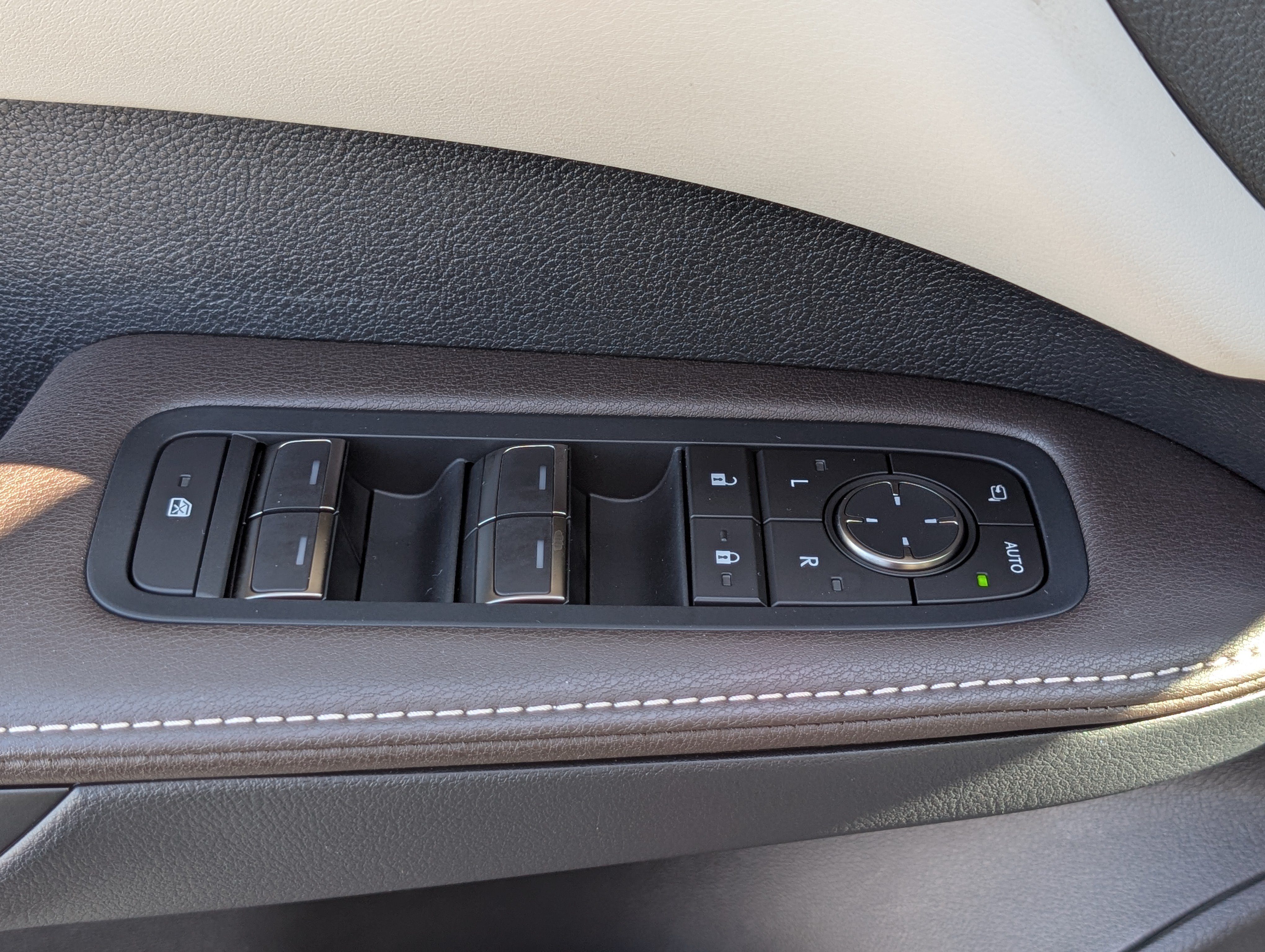 Used 2023 Lexus RX 350 Premium w/ Accessory Package (Z1) AWD/4WD image 20