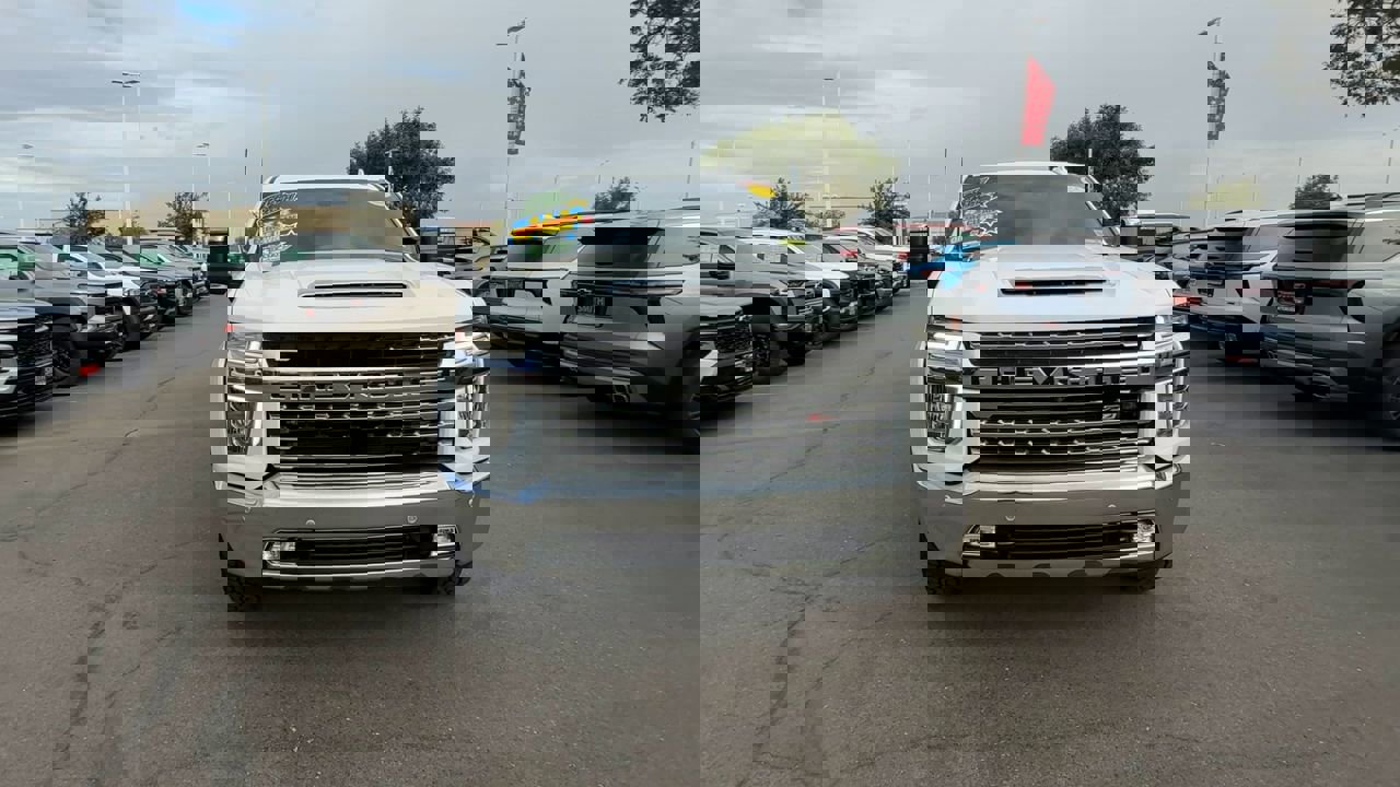 Used 2023 Chevrolet Silverado 2500 LTZ w/ LTZ Convenience Package image 2