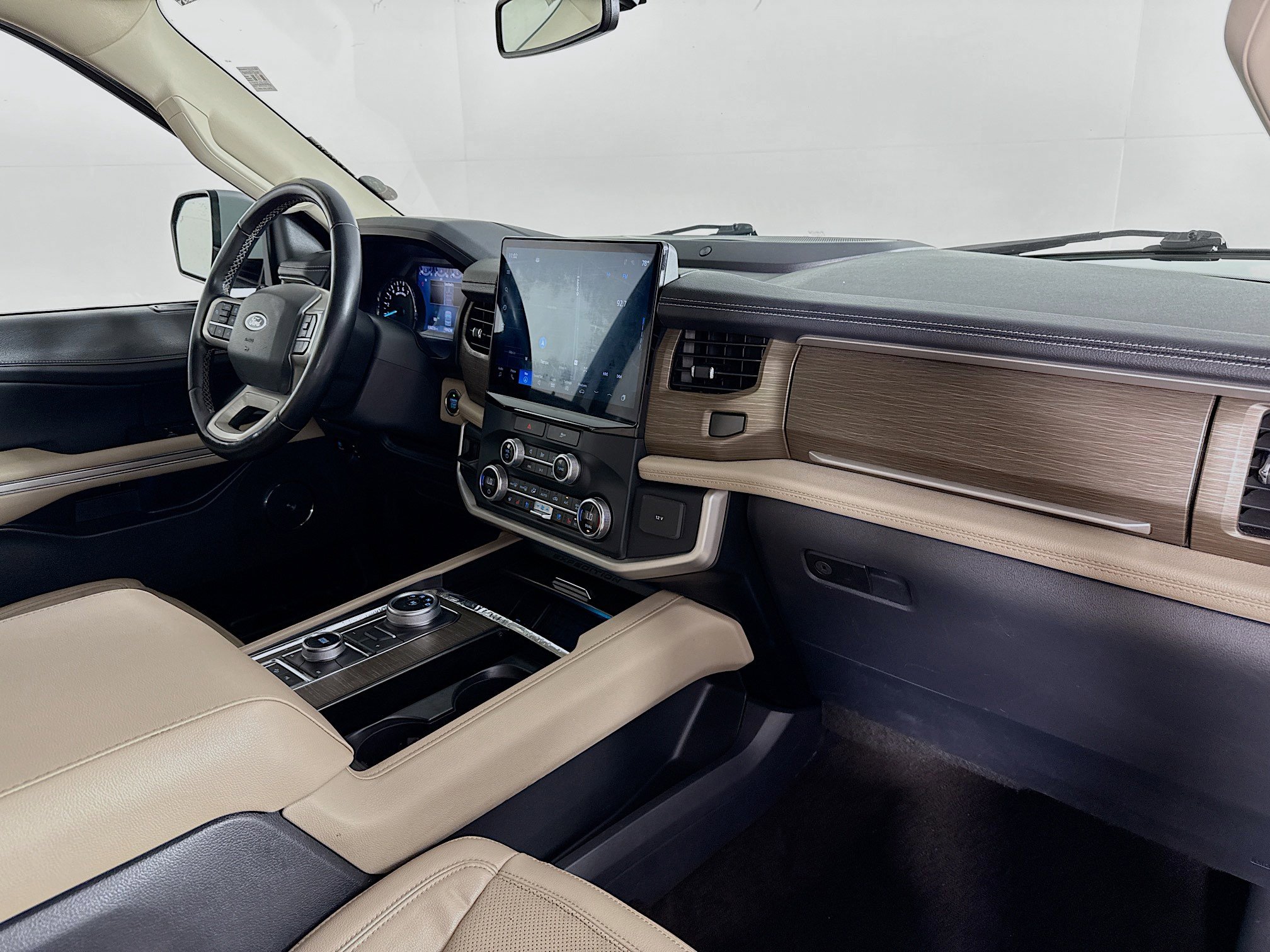 Used 2022 Ford Expedition Limited image 39
