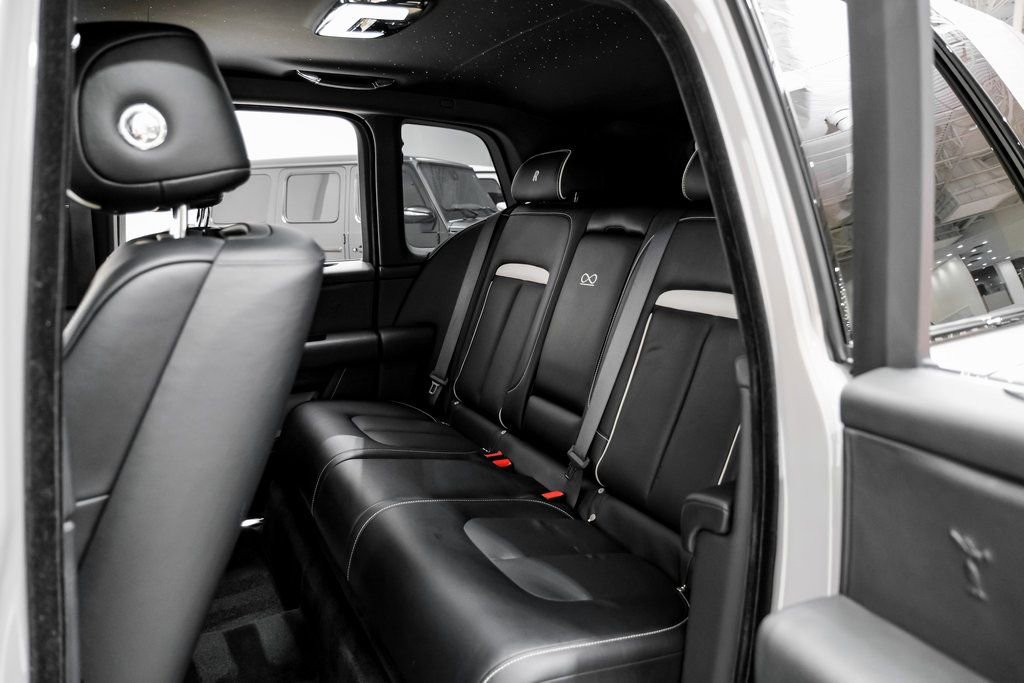 Used 2023 Rolls-Royce Cullinan Black Badge w/ Driver's Package image 46