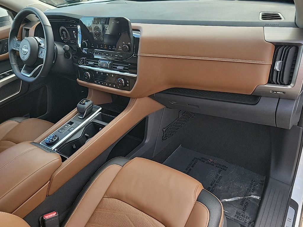 Used 2023 Nissan Pathfinder Platinum w/ Cargo Package image 11